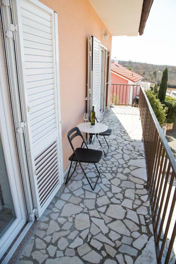 Apartman Matea Appartamento Malinska Esterno foto